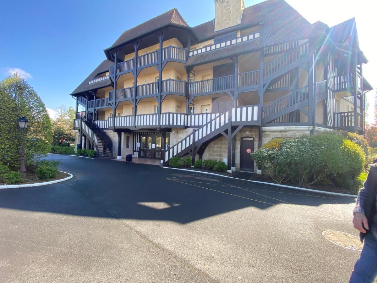 Golf De Deauville , Place-Inn Экстерьер фото